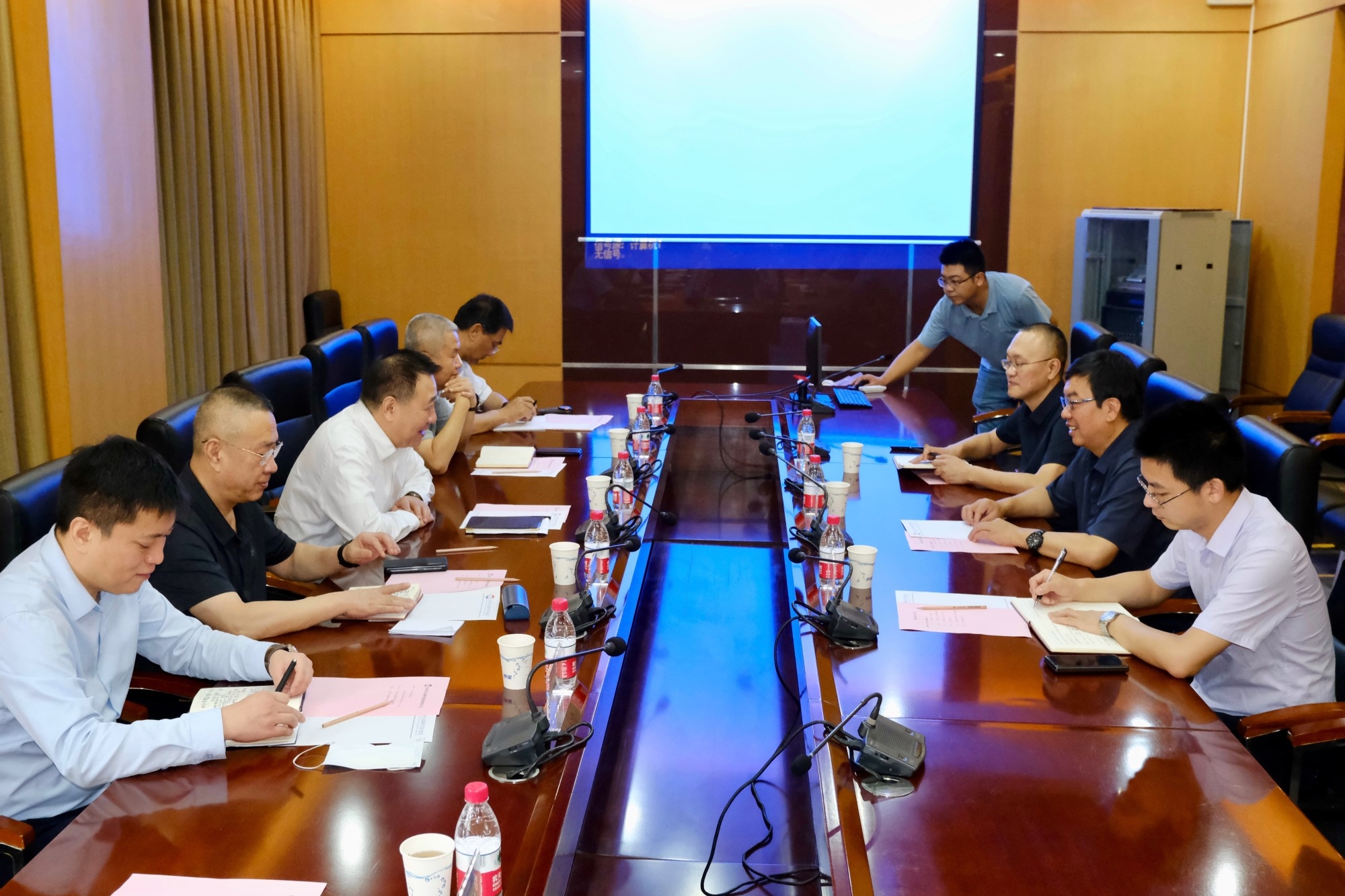 九州ku酷游集团党委书记、、、董事长金辉造访西北有色金属研究院