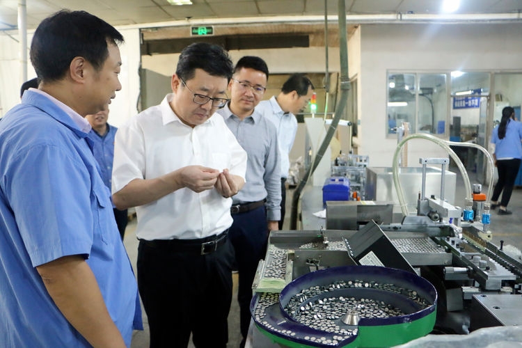 集团清静生产百日行动督导组到西无二集团、、汽车工业公司督导检查